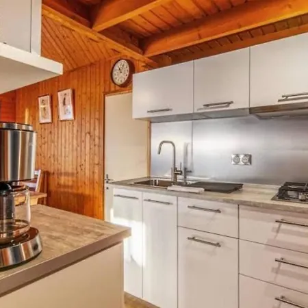Horská chata Agreable Chalet Dans Un Site Protege Avec Terrasse, Piscine Et Tennis *