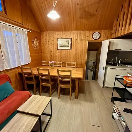 Horská chata Agreable Chalet Dans Un Site Protege Avec Terrasse, Piscine Et Tennis Cabourg