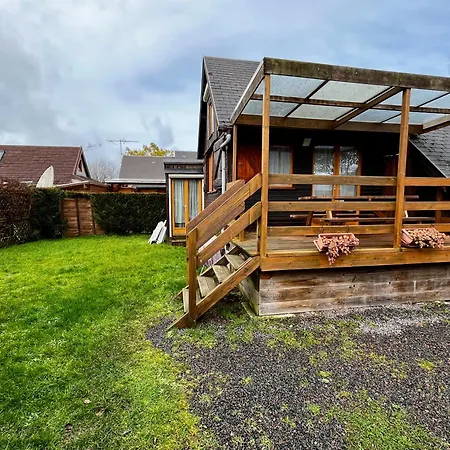 Agreable Chalet Dans Un Site Protege Avec Terrasse, Piscine Et Tennis * Cabourg