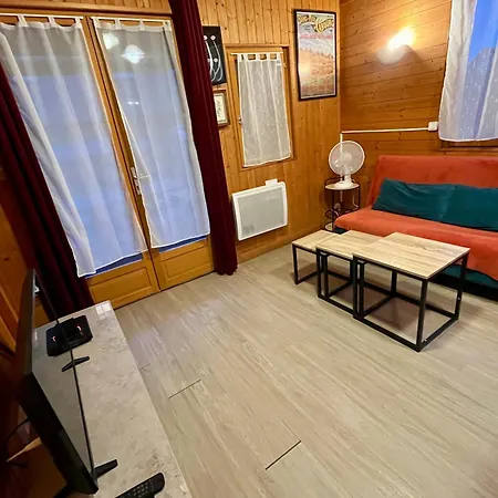 Horská chata Agreable Chalet Dans Un Site Protege Avec Terrasse, Piscine Et Tennis Cabourg