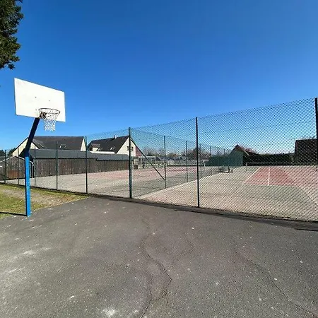 Agreable Dans Un Site Protege Avec Terrasse, Piscine Et Tennis
